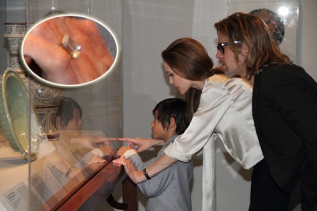 IT’S OFFICIAL!  Brad and Angelina are Engaged!