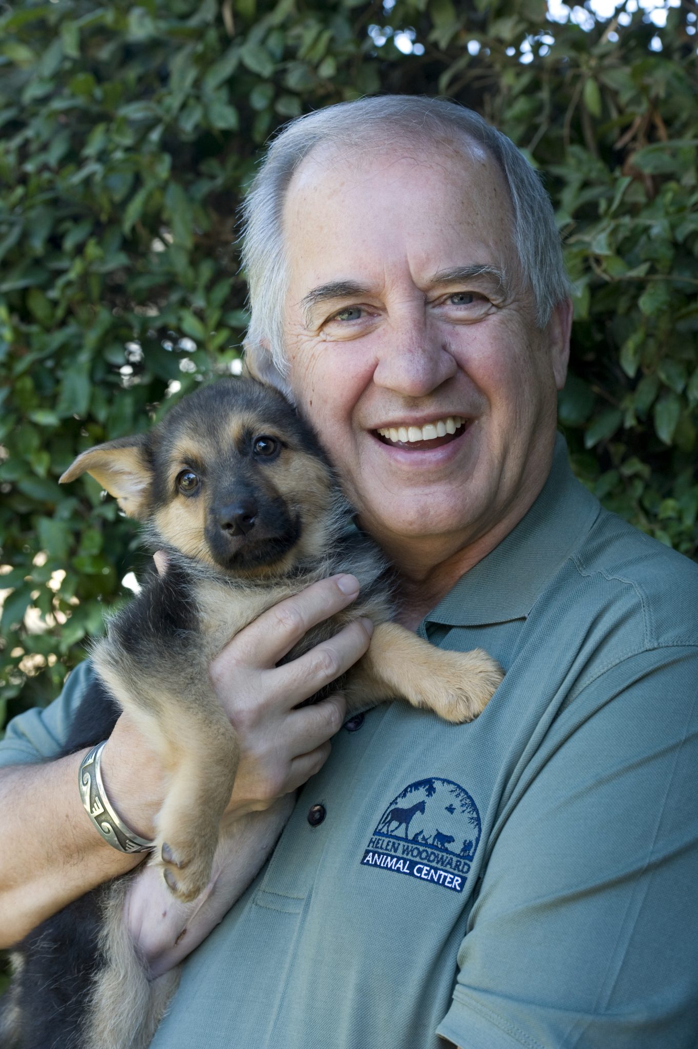 Iams Mike Arms with Puppy 1_2010