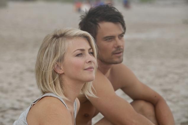 Julianne Hough and Josh Duhamel star in ‘Safe Haven.