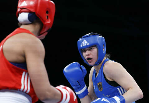 Köln, Deutschland, Amateurboxen, Cologne Boxing World Cup, in der Motorword in Köln am 12.03.2021 Frauen, Klasse bis 69 kg, Halbfinale Stefanie von BERGE (GER) blaues Trikot vs. Leonie MÜLLER (Mueller) (GER) rotes Trikot Stefanie von BERGE (GER) re.- Foto: Norbert Schmidt, Düsseldorf