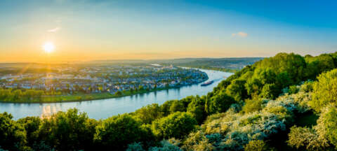 Sommerurlaub Westdeutschland: Blick auf Koblenz und den Rhein