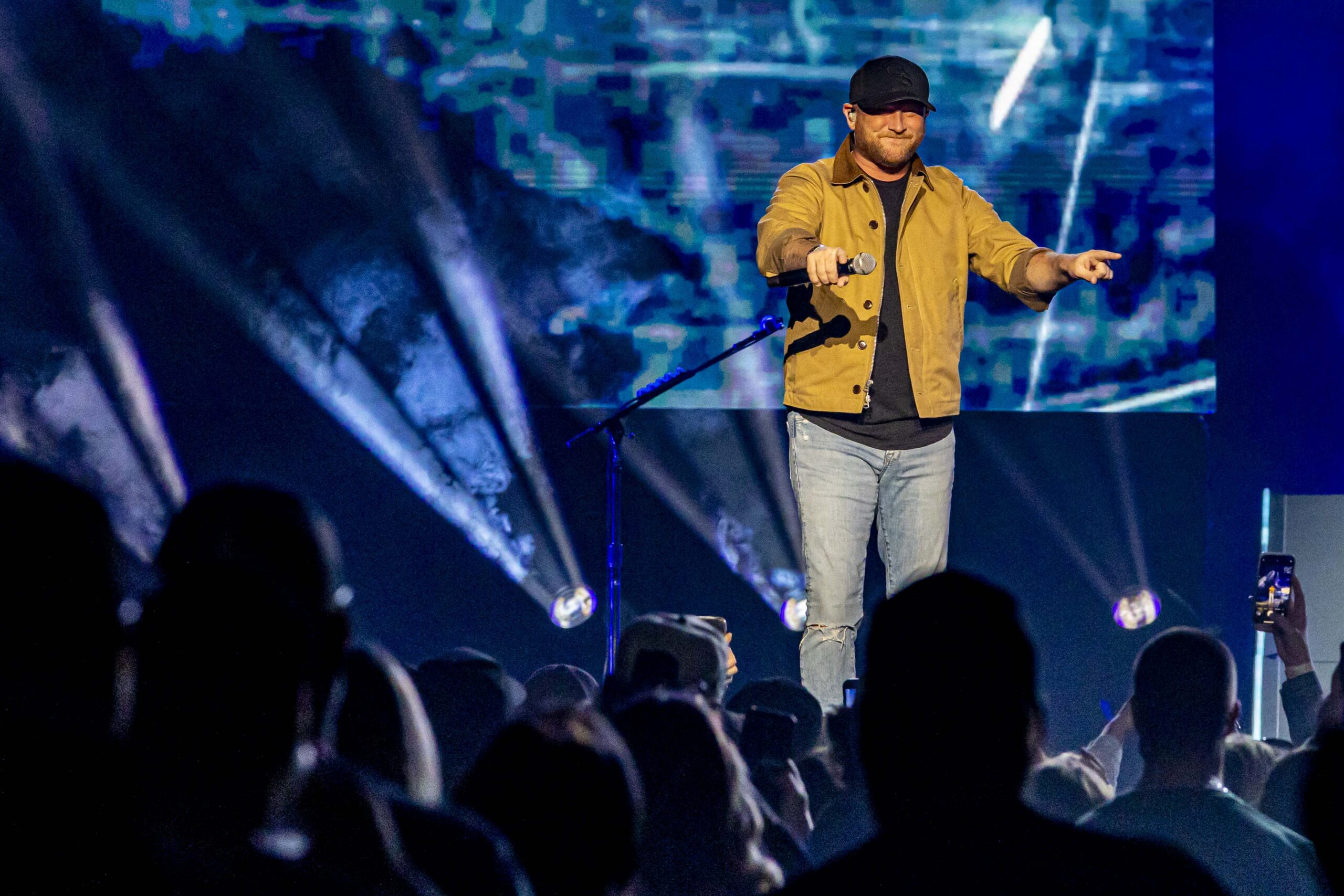 Cole Swindell ‘Win The Night’ tour kicks off in London Ontario!