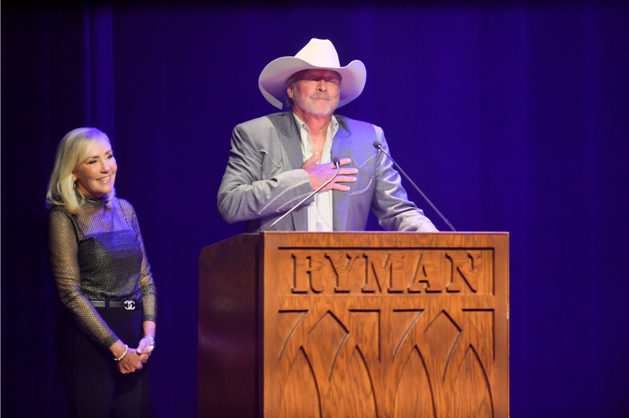 ALAN JACKSON RECEIVES THE KRIS KRISTOFFERSON LIFETIME ACHIEVEMENT AWARD