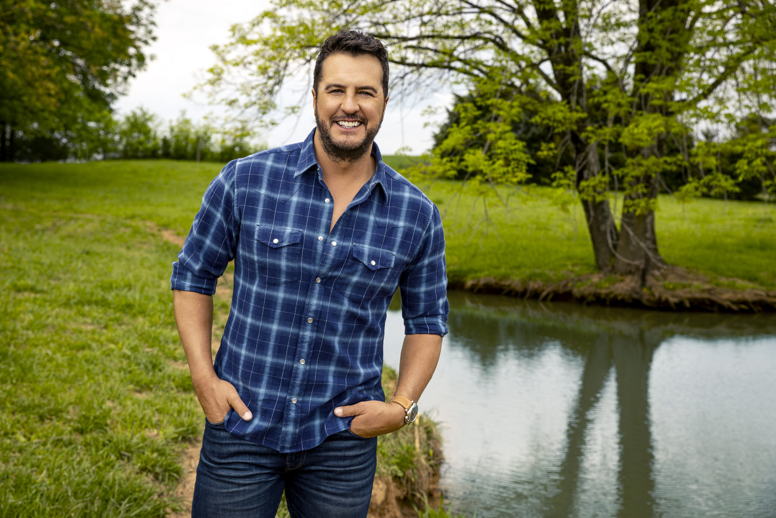 Luke Bryan Debuts New Single “Country Song Came On”
